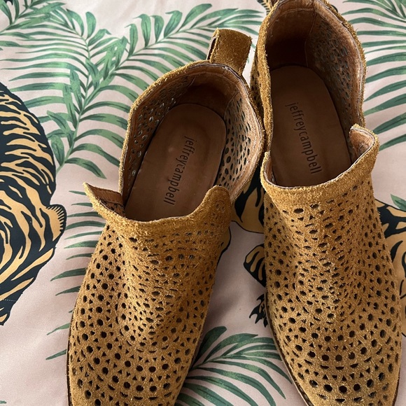 Jeffrey Campbell Leather cut out booties suede 7 - Picture 2 of 6